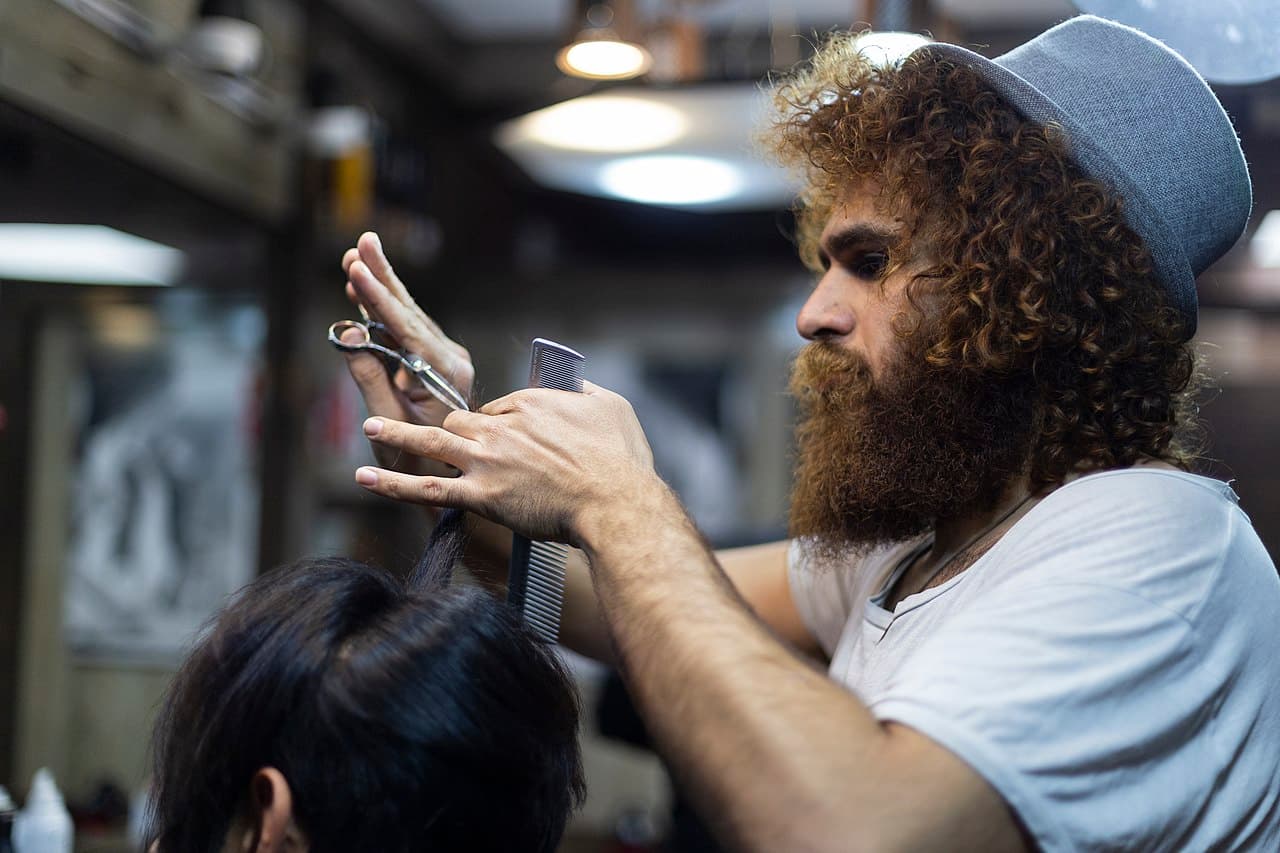Corte y arreglo de barba en Barbería Bro's